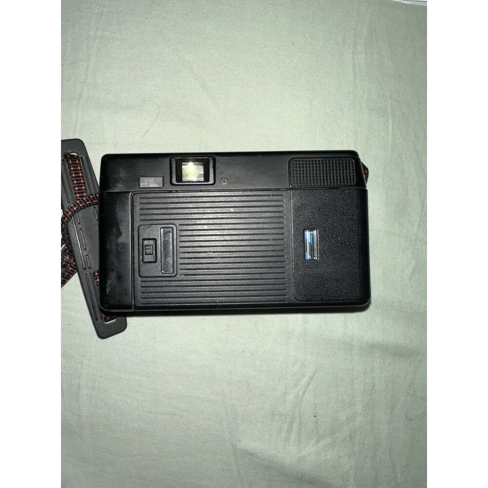 Nikon L35AF 35mm Point and Shoot Film Camera One Touch Built In Flash
